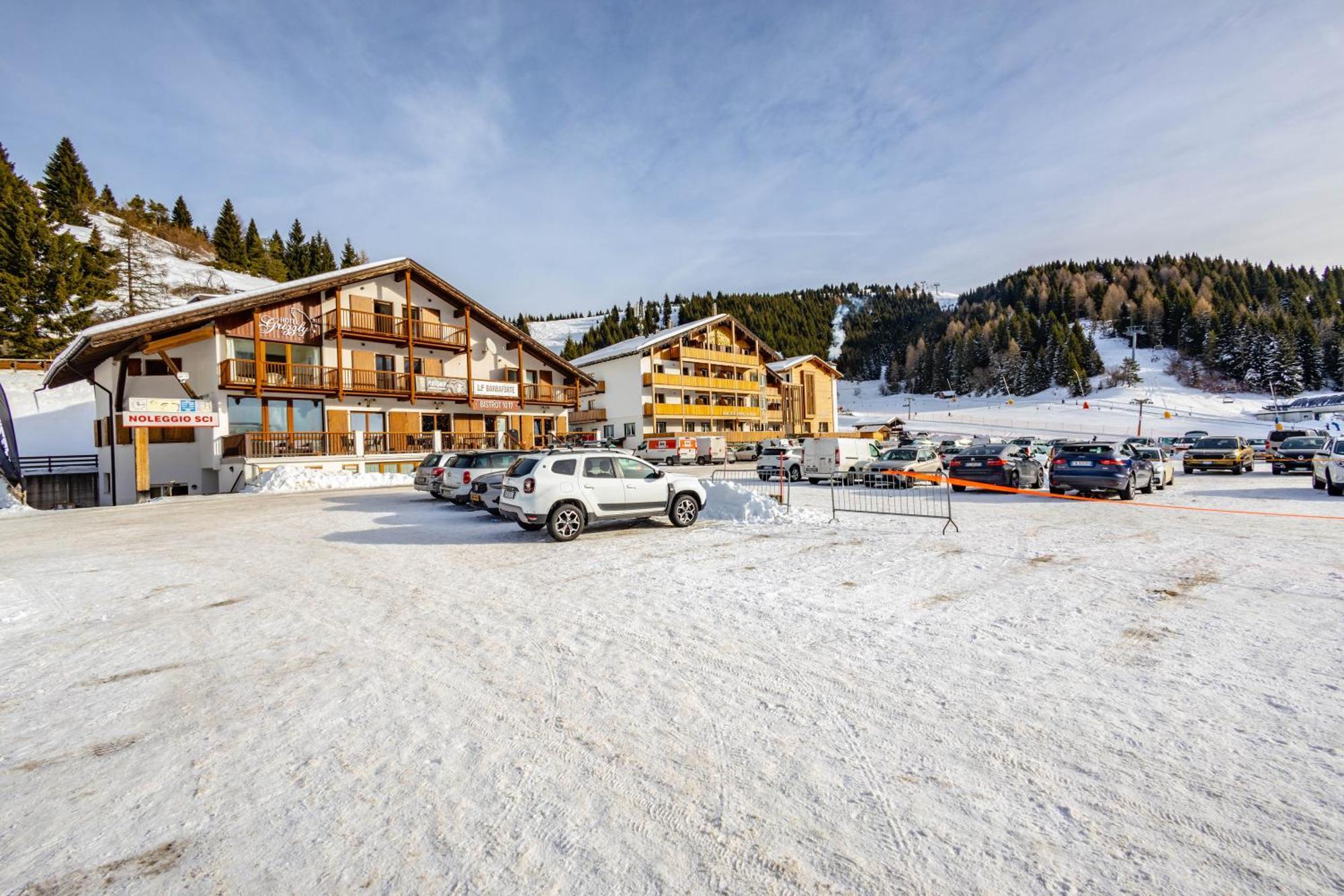 Hotel Grizzly Folgaria Esterno foto