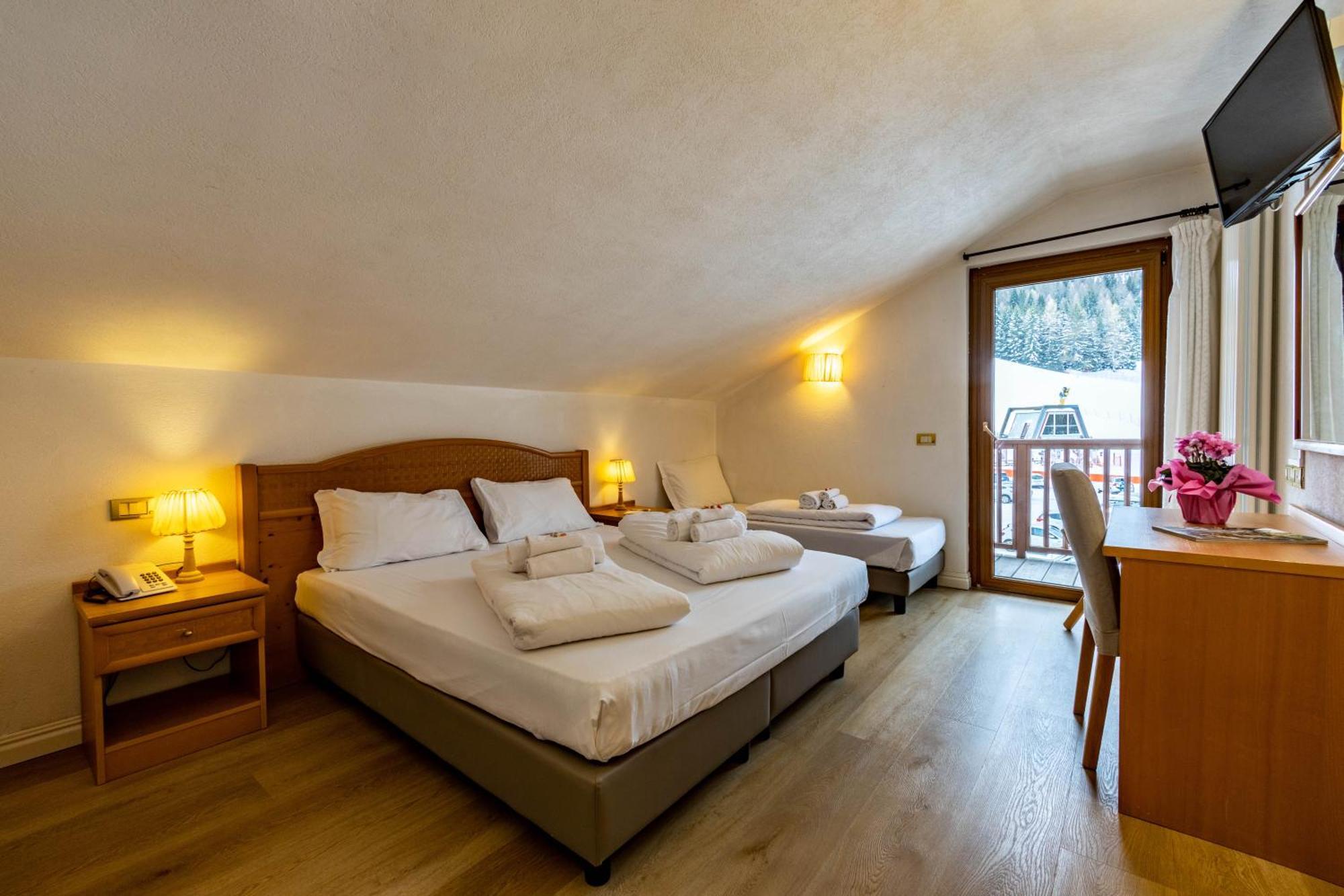 Hotel Grizzly Folgaria Esterno foto